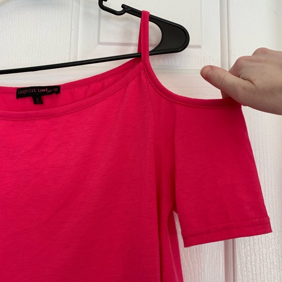 🌻cold shoulder top - Picture 2 of 3